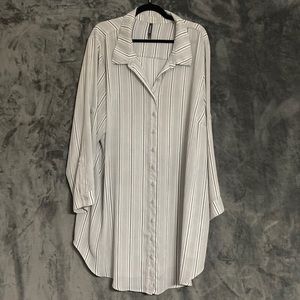 Torrid Multicolored swim suit cover up. Size 4